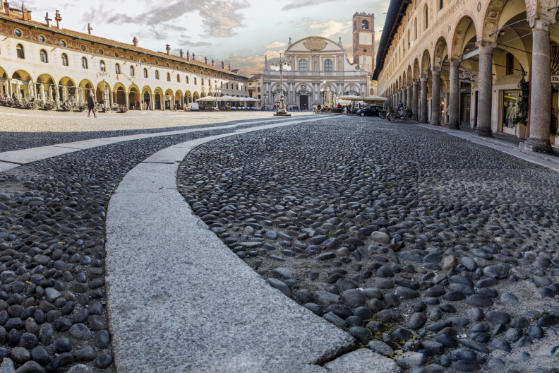 Vigevano - Duomo IMG_7301bis.jpg