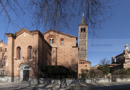 Milano - Basilica S. Eustorgio - esterno laterale